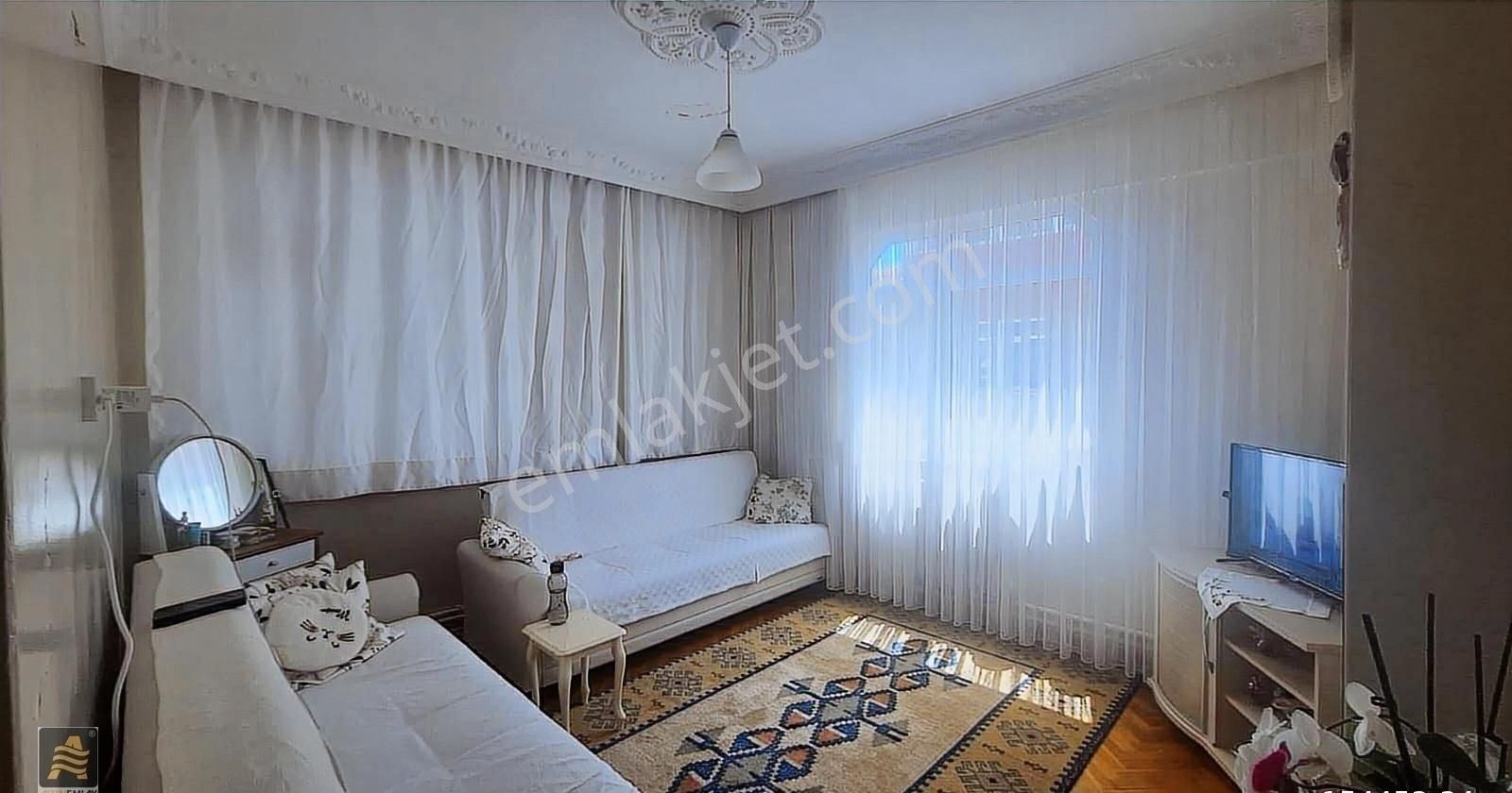 Siyavuşpaşa / Bahçelievler De Satılık 3+1 Daire