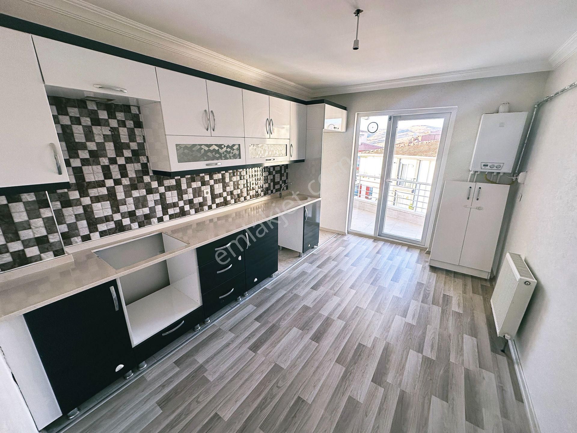 Cihandan Yükseltepe Murat Çobanoğlu Cadde Yakın Satlık 3+1 Daire