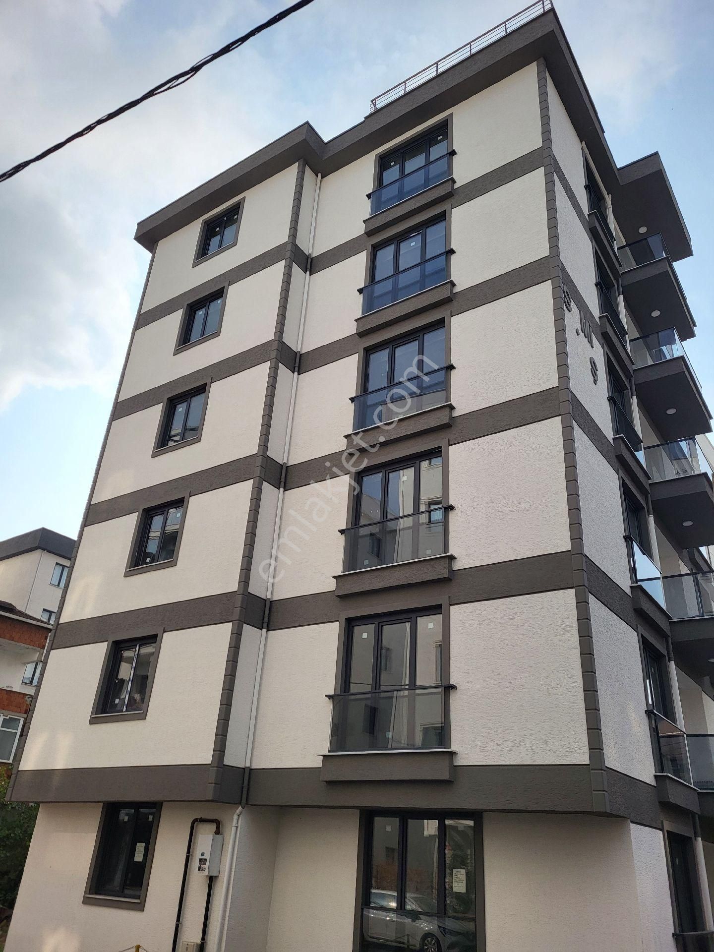 Koru Emlak'tan Satılık 3+1 Sıfır Daire Ebeveyn Banyolu Ara Kat