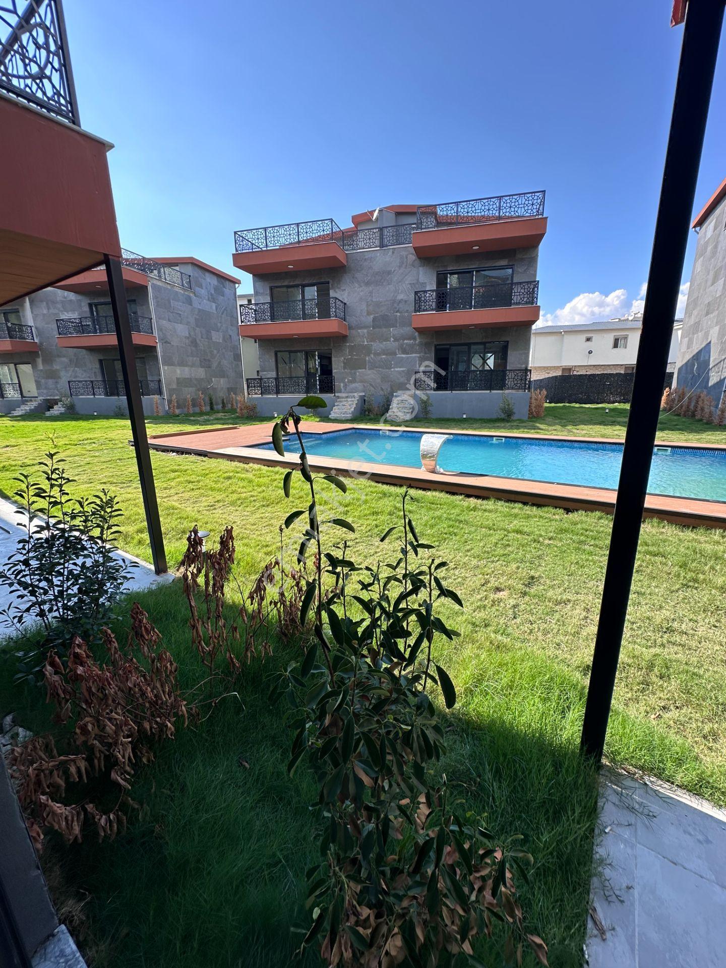 Mert Uçar'dan Satılık Yeni Şakran Havuzlu Site De 2+1 Bahçe Katı - Görsel 8