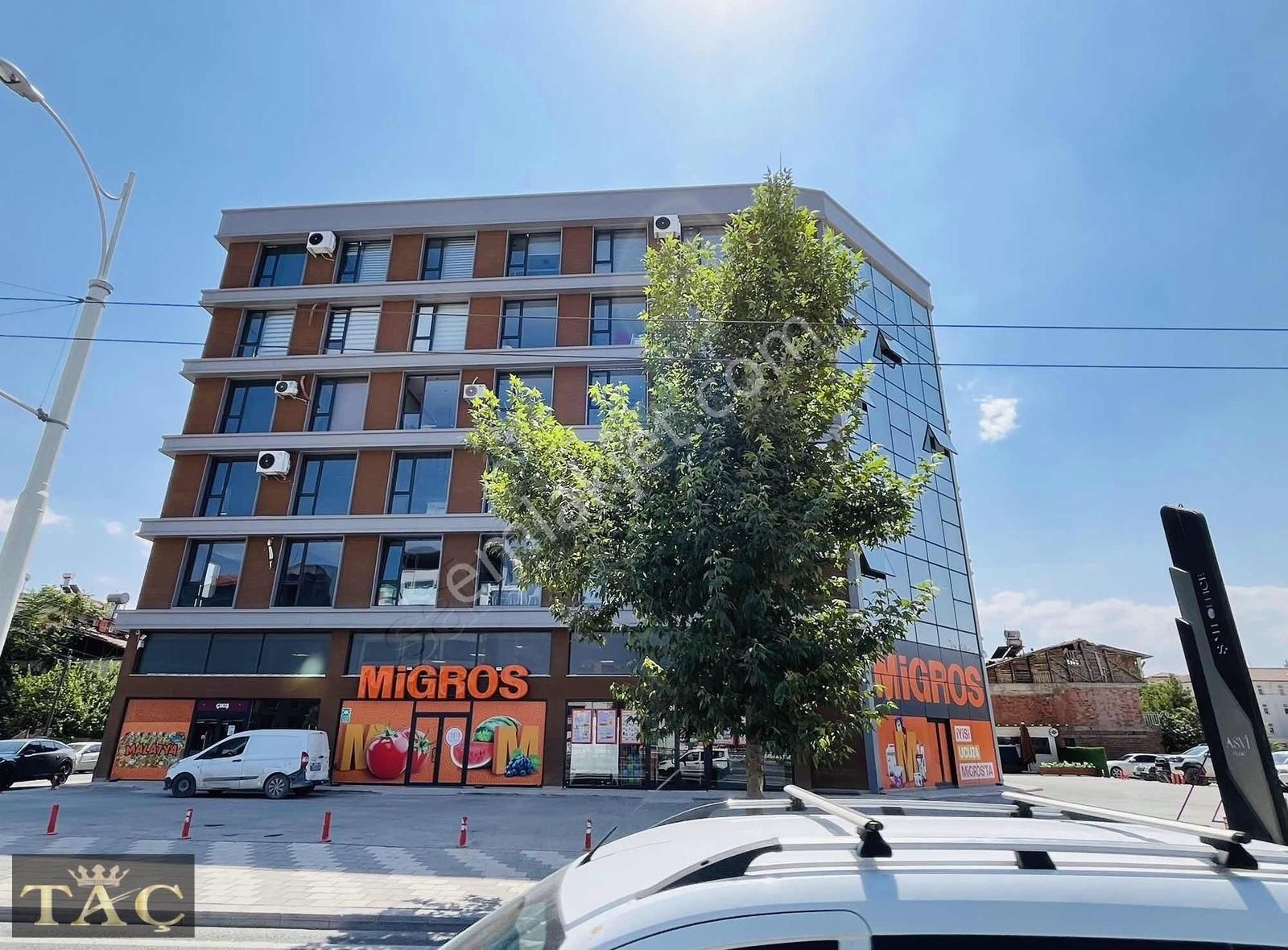 Taç Gayrimenkulden Çevreyoluna Cepheli 167 M2 3+1 Lüks Ofis - Görsel 12