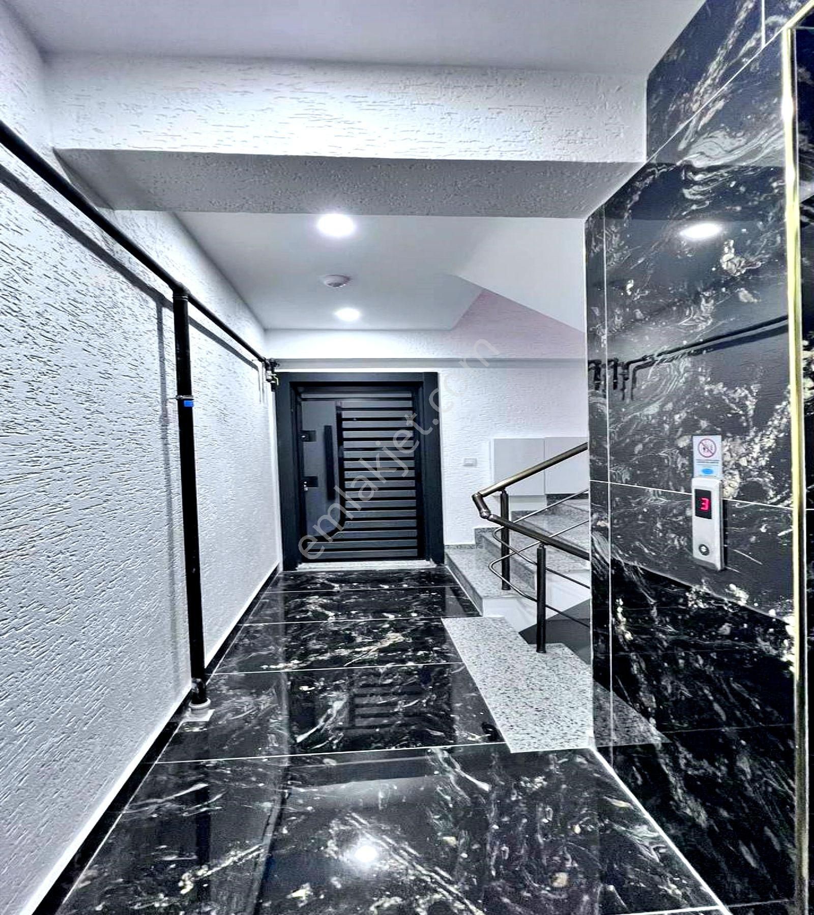 Metrobüse Sadece 5 Dk Uzaklıkta Sıfır Bina Dublex Daire - Görsel 2