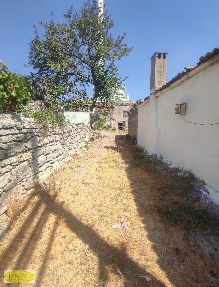 Çanakkale Erenköy Merkezinde Satılık Bahçeli Kagir Taş Ev. - Görsel 4
