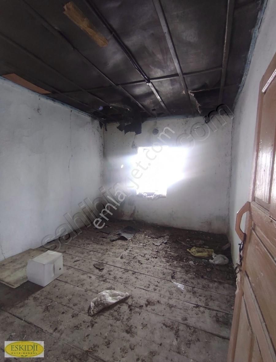 Çanakkale Erenköy Merkezinde Satılık Bahçeli Kagir Taş Ev. - Görsel 2