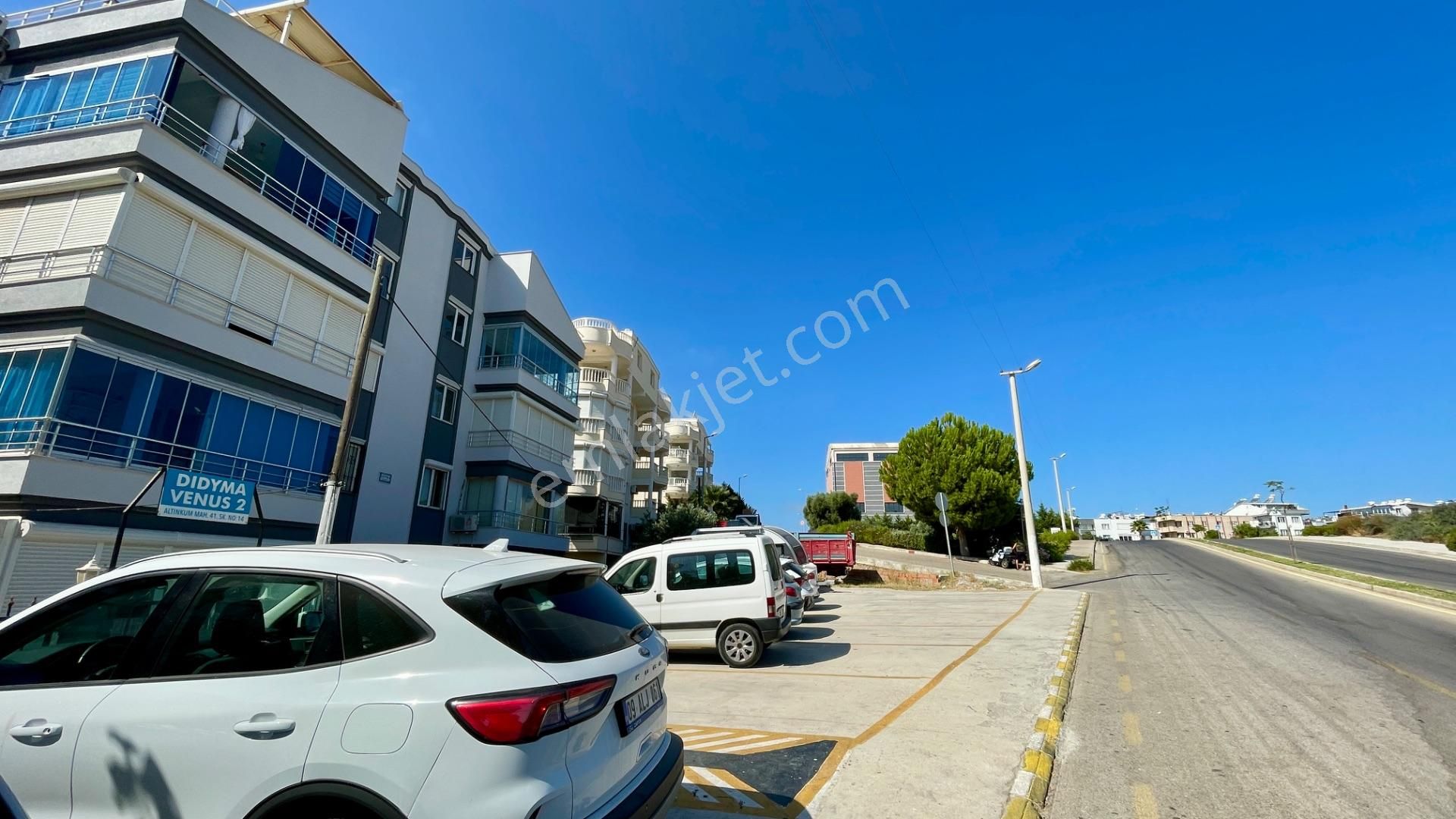 Didim Altınkum Mahallesinde Havuzlu Sitede Satılık Geniş Dubleks - Görsel 2