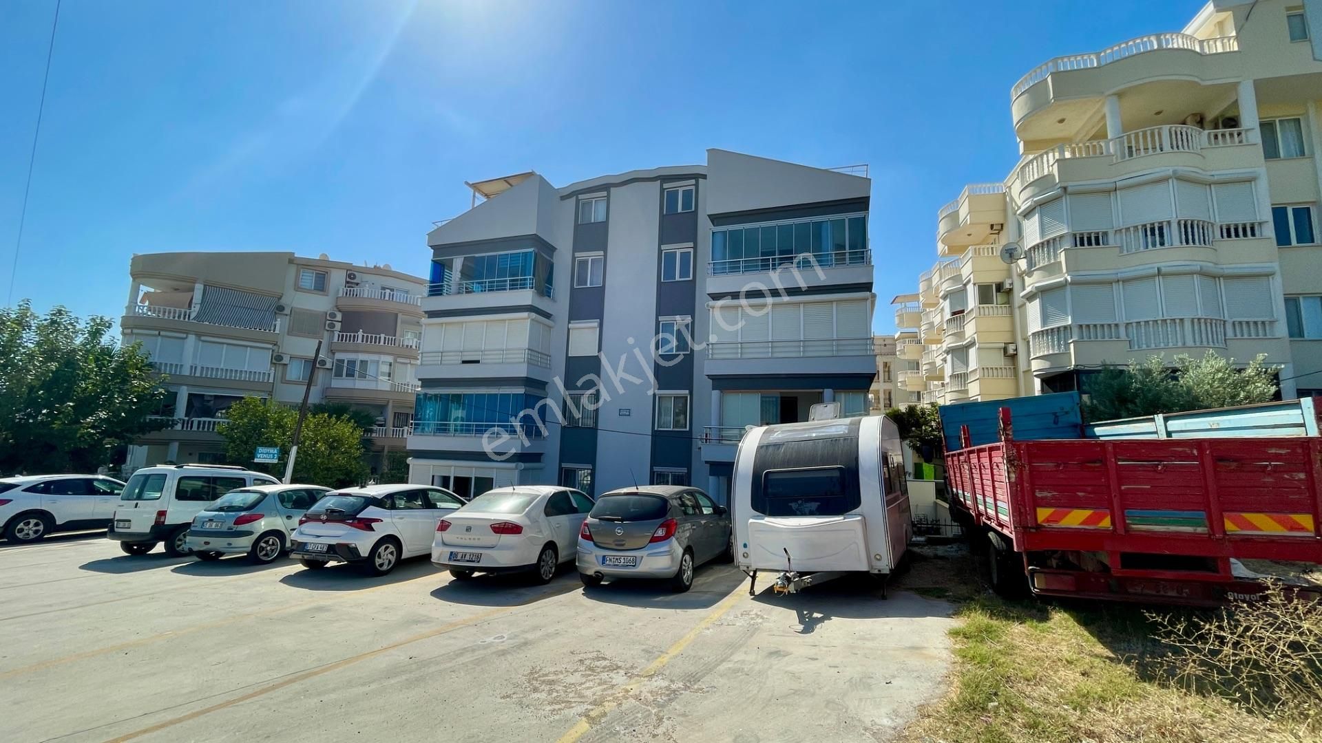 Didim Altınkum Mahallesinde Havuzlu Sitede Satılık Geniş Dubleks - Görsel 3