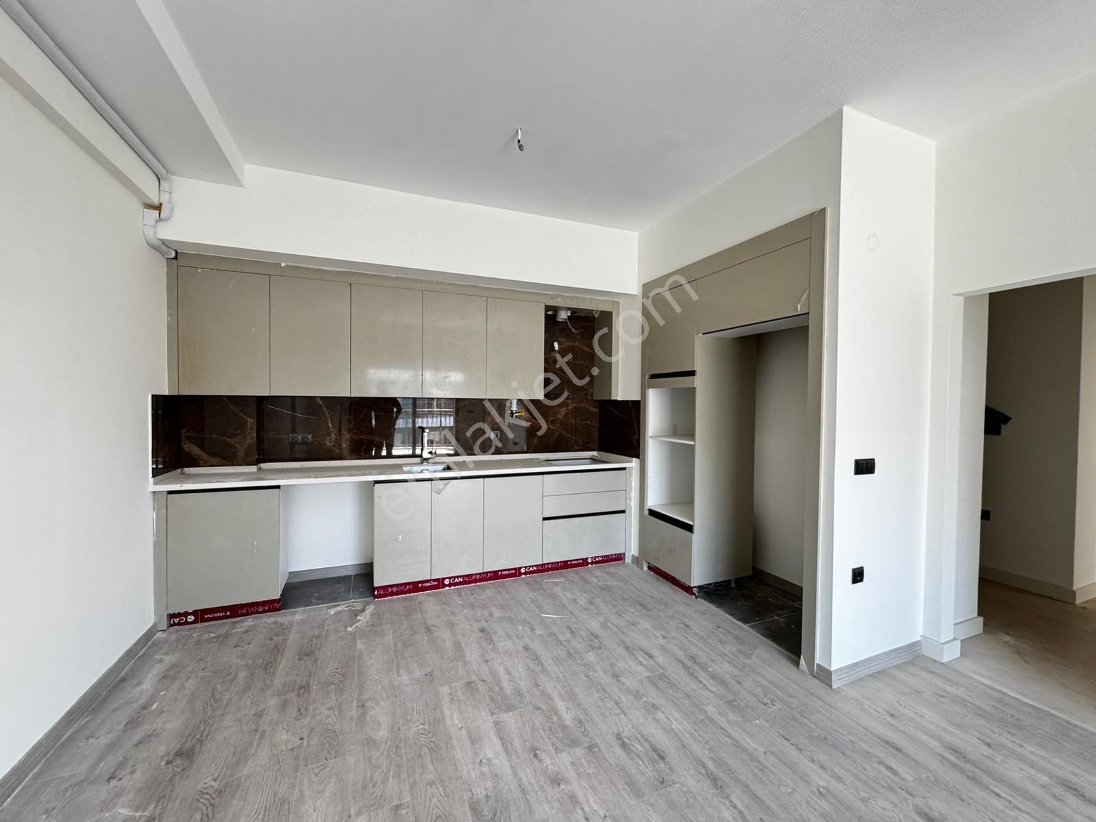 Kuşadası Değirmendere Bölgesi’nde Harika Site İçerisinde Ara Kat 2 + 1 Daire - Görsel 20