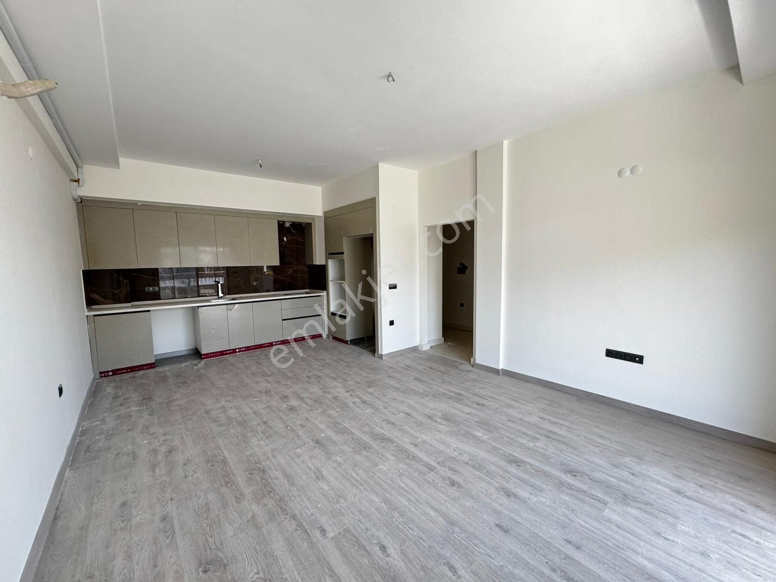 Kuşadası Değirmendere Bölgesi’nde Harika Site İçerisinde Ara Kat 2 + 1 Daire - Görsel 24