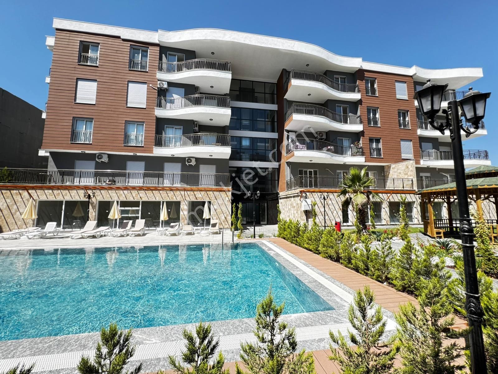 Kuşadası Değirmendere Bölgesi’nde Harika Site İçerisinde Ara Kat 2 + 1 Daire - Görsel 31