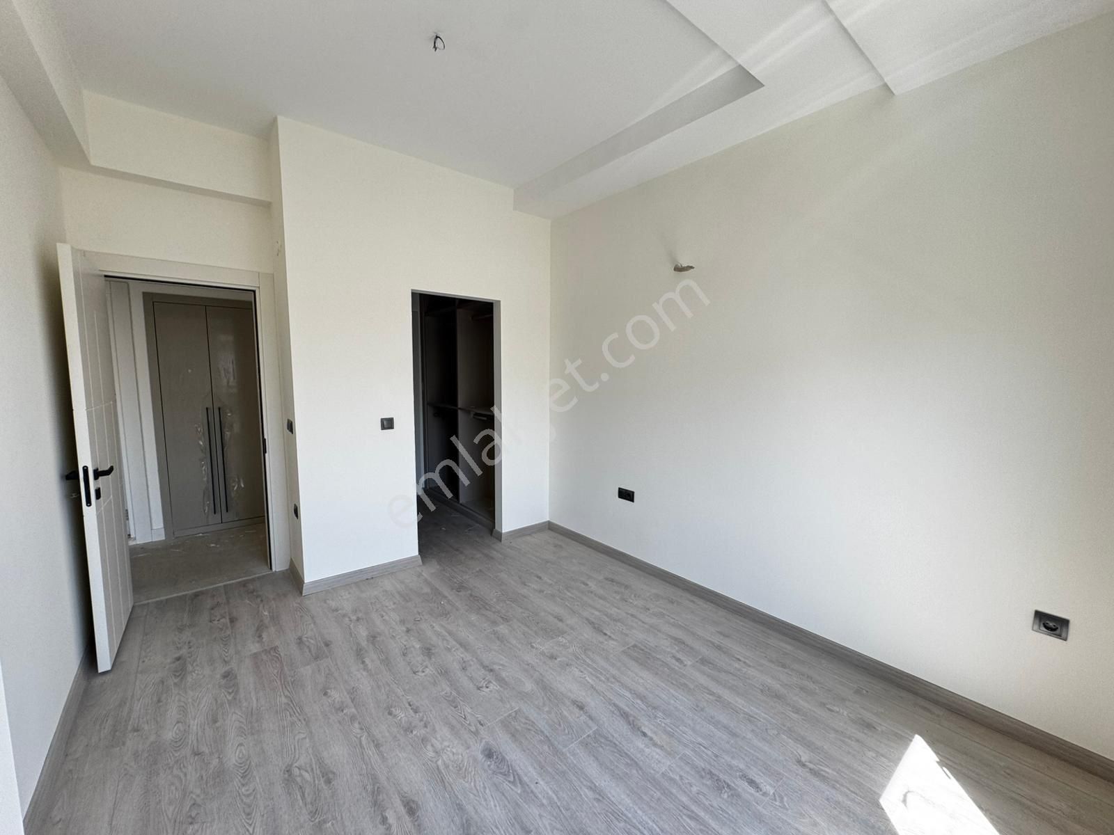 Kuşadası Değirmendere Bölgesi’nde Harika Site İçerisinde Ara Kat 2 + 1 Daire - Görsel 18