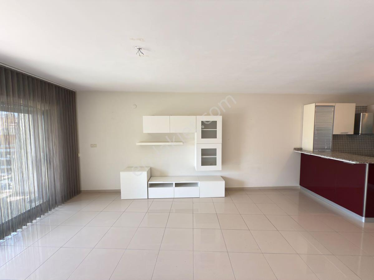 Kuşadası Merkezde Marina Bölgesinde Pine City’de Deniz Manzaralı Daire - Görsel 19