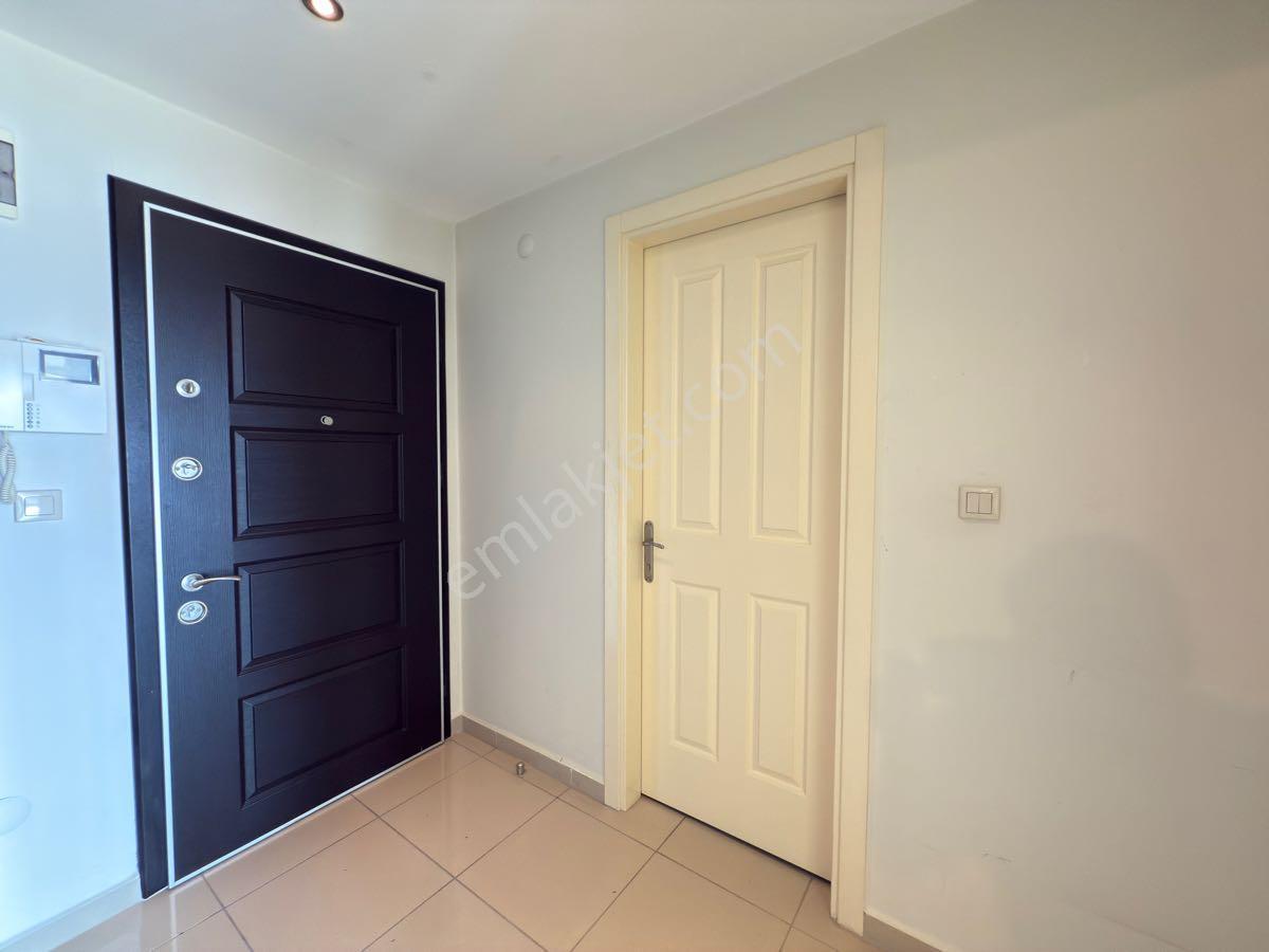 Kuşadası Merkezde Marina Bölgesinde Pine City’de Deniz Manzaralı Daire - Görsel 9