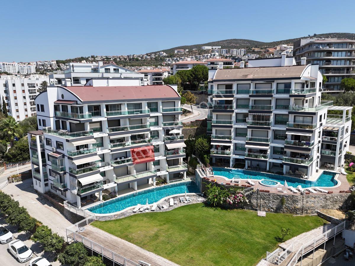 Kuşadası Merkezde Marina Bölgesinde Pine City’de Deniz Manzaralı Daire - Görsel 3