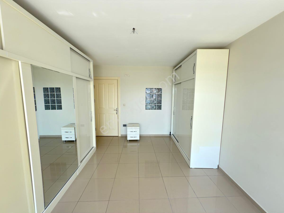 Kuşadası Merkezde Marina Bölgesinde Pine City’de Deniz Manzaralı Daire - Görsel 28