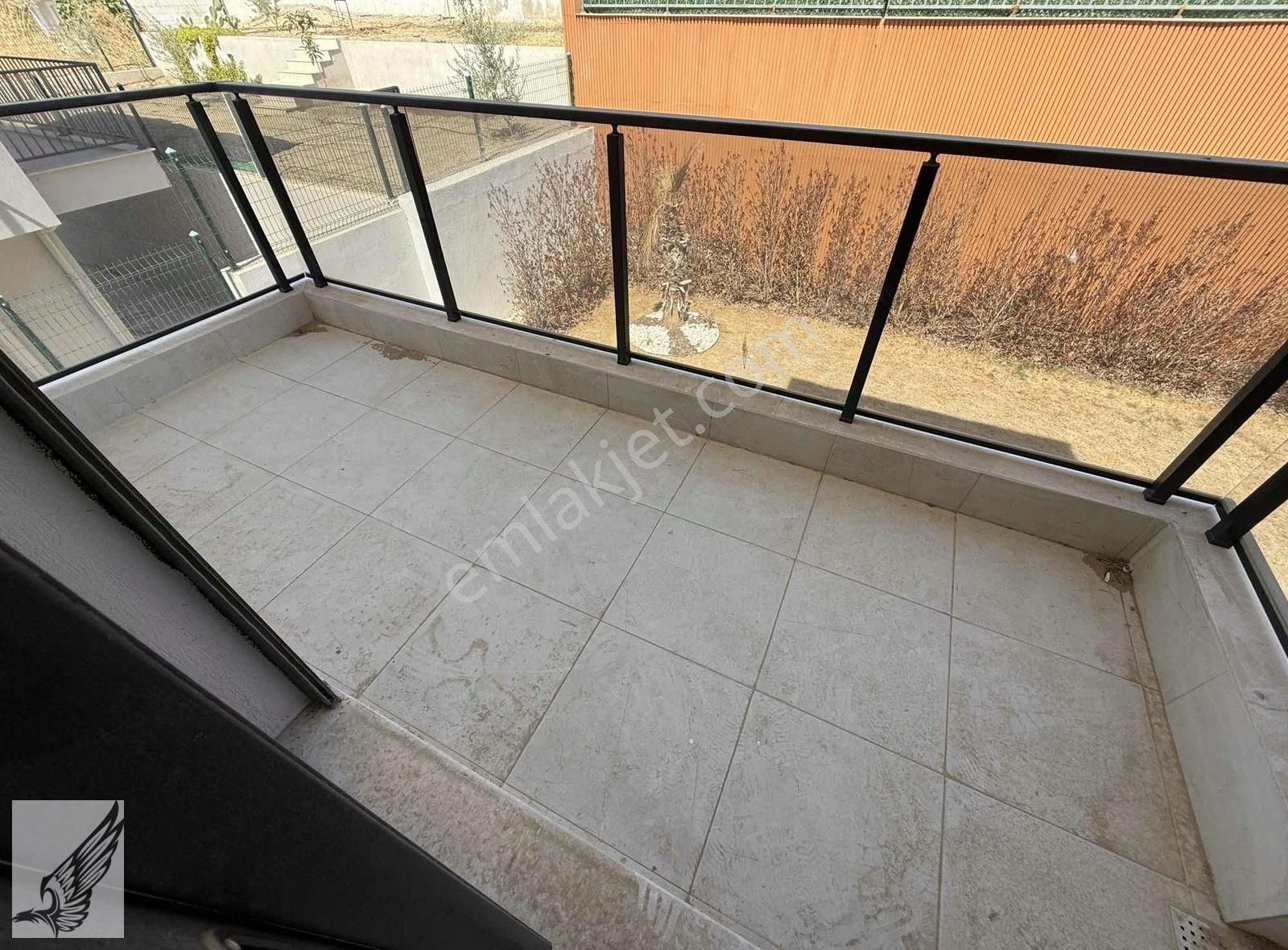 Sigacikta 4+1 Tek Müstakil Kapalı Mutfaklı Villa