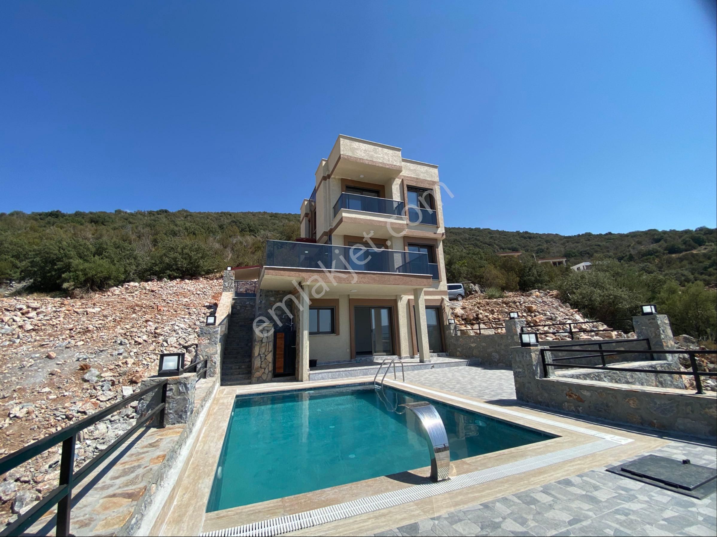  Didim Akbük’te Eşsiz Manzaralı, Oturmaya Hazır 3+2 Villa 