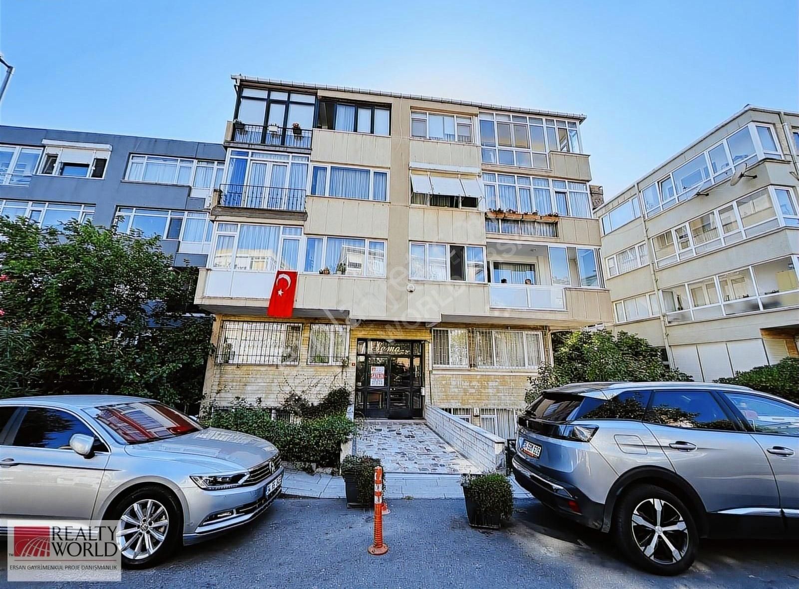 Etiler Nispetiye'de Satılık 130m2 2+1 Muhteşem Bahçe Katı Daire