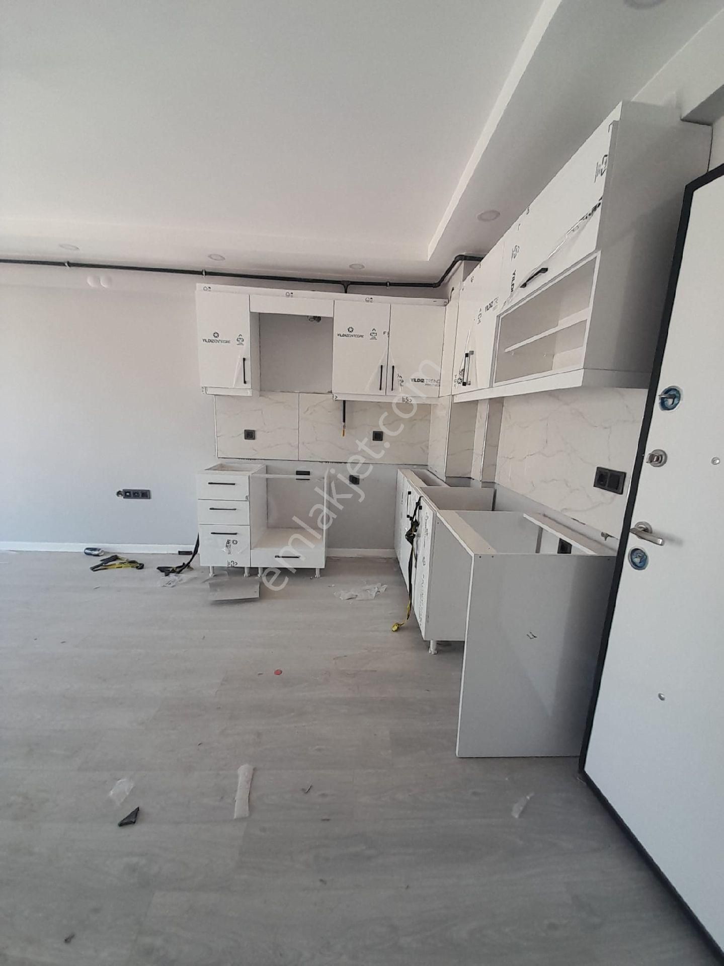 Esentepe Mahallesinde Alt Alta Satılık 1+1 - Görsel 7