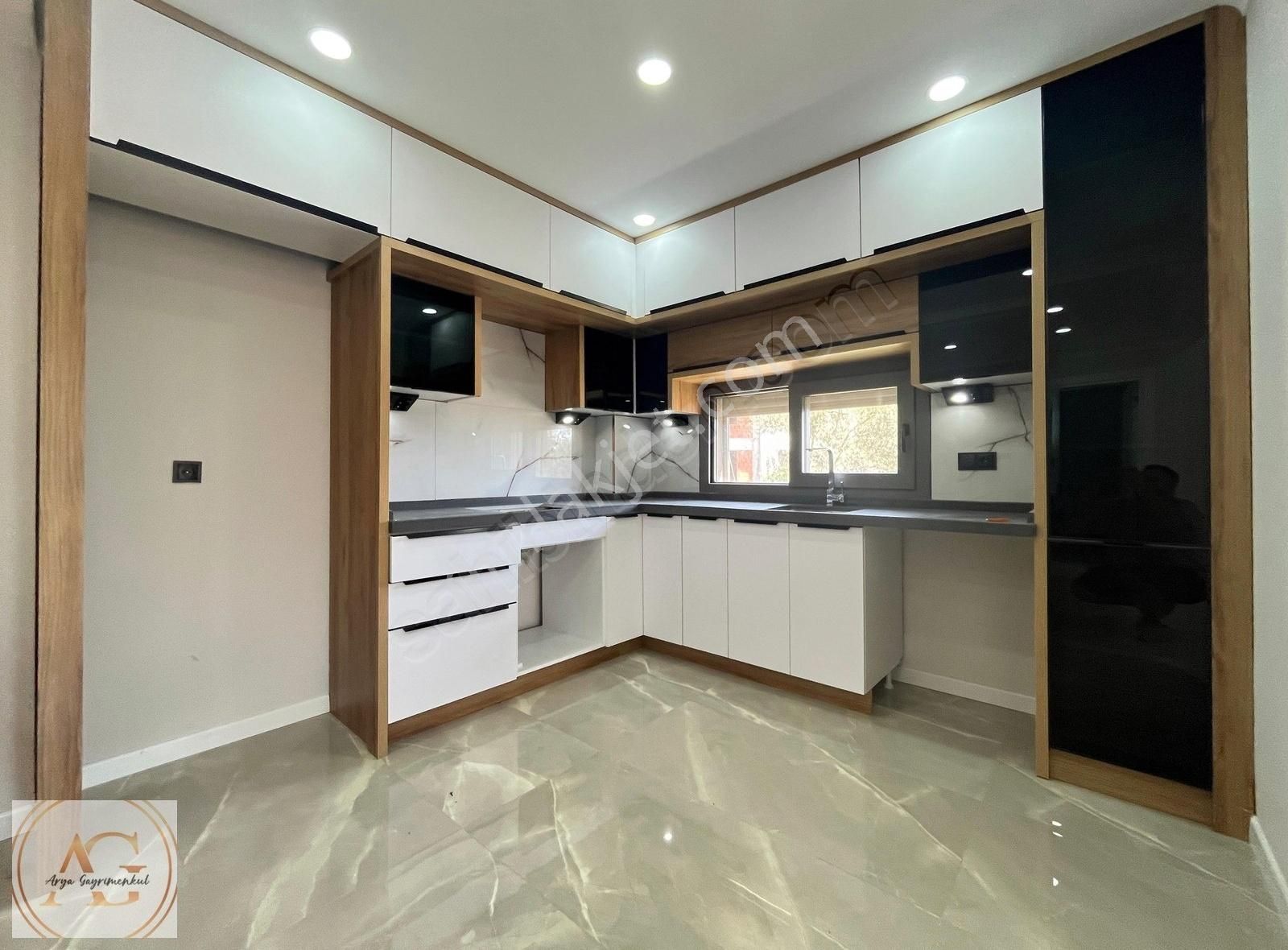 Arya'dan Müstakil Tam Bağımsız Tek Kat 3+1 Bahçeli Villa - Görsel 21