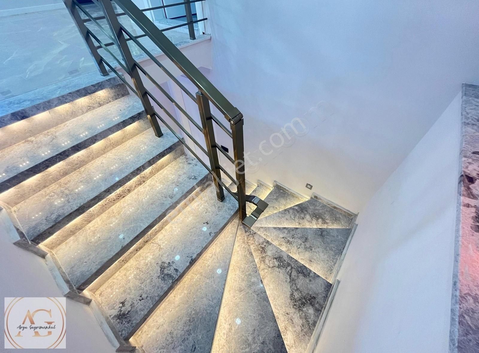 Arya'dan Müstakil Tam Bağımsız Tek Kat 3+1 Bahçeli Villa - Görsel 32