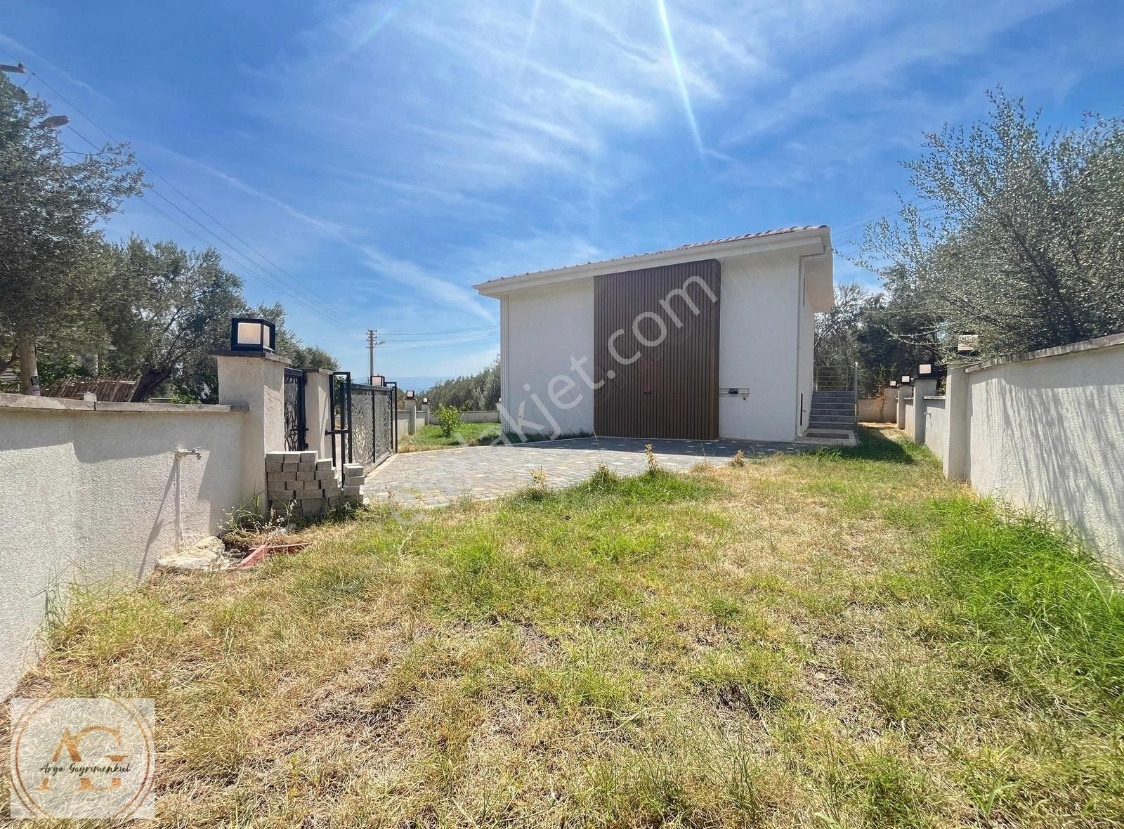 Arya'dan Müstakil Tam Bağımsız Tek Kat 3+1 Bahçeli Villa - Görsel 11