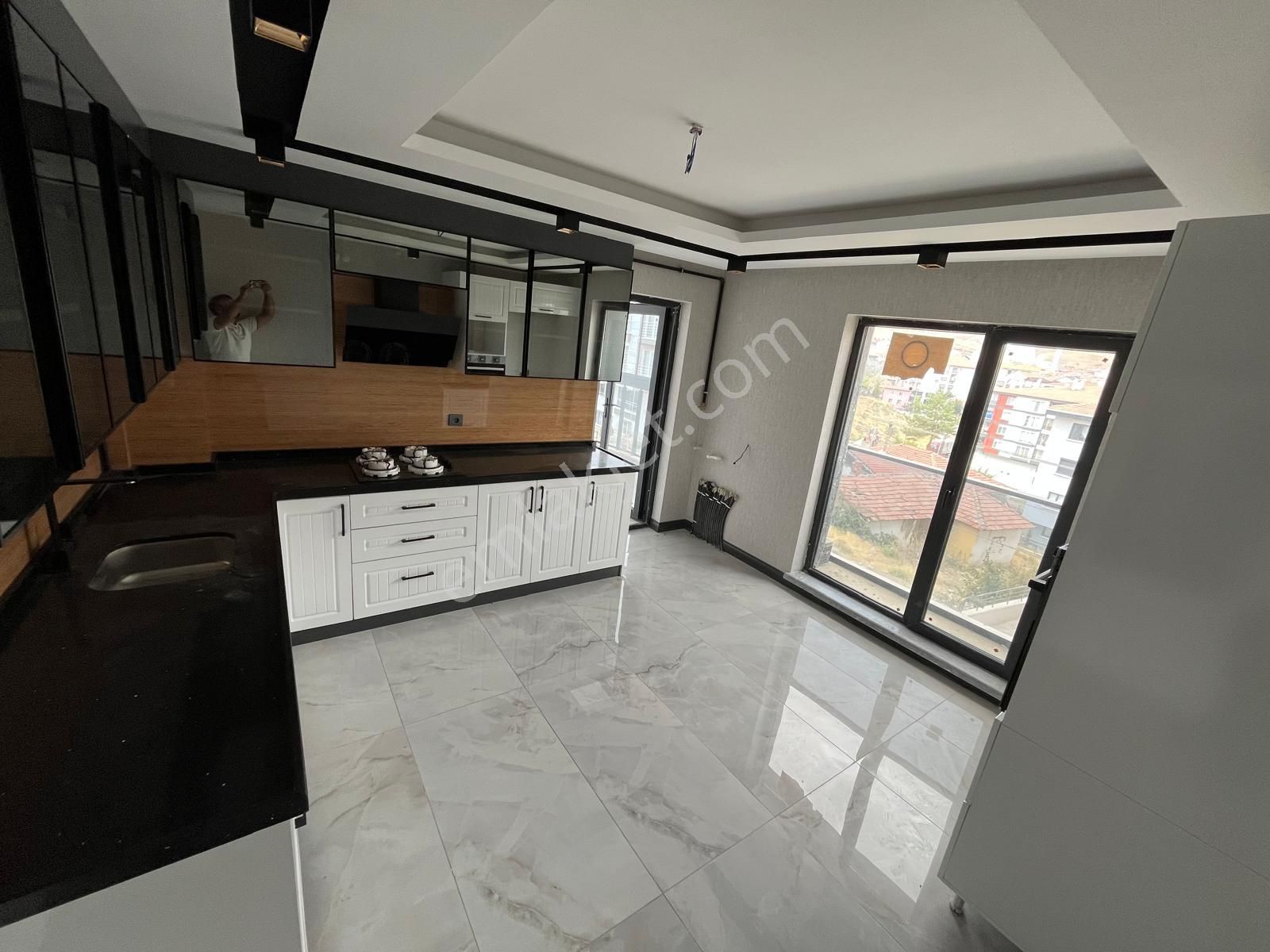 Keçiören'de Ebeyn Banyolu Ultra Lüx Yapılı Daire - Görsel 23