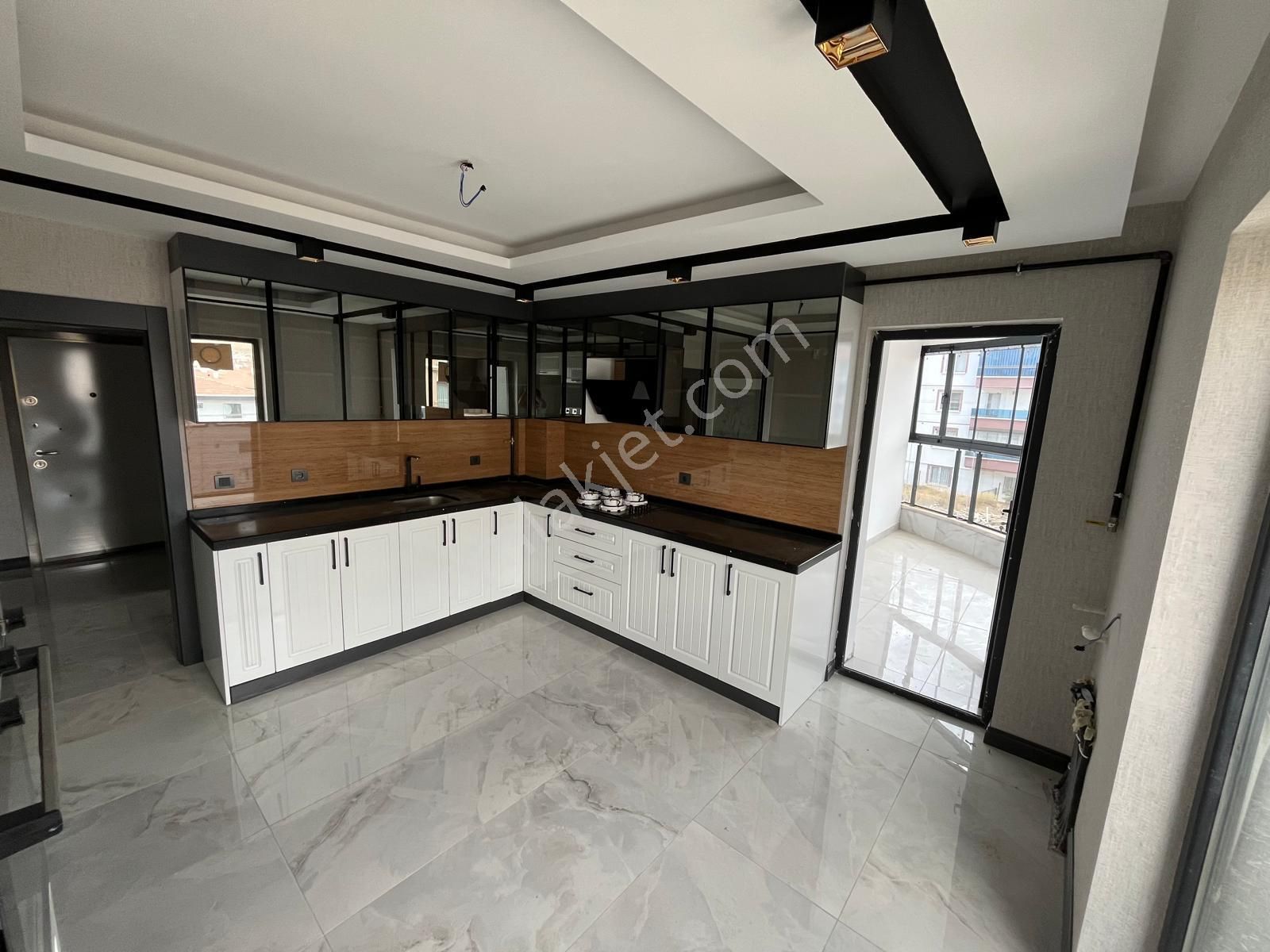 Keçiören'de Ebeyn Banyolu Ultra Lüx Yapılı Daire - Görsel 21