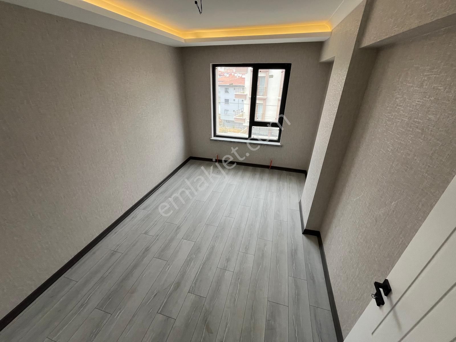 Keçiören'de Ebeyn Banyolu Ultra Lüx Yapılı Daire - Görsel 19
