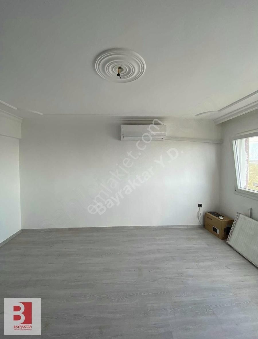 Bornova Evka 4te , Komple Yenilenmiş, Site İçi Satılık Daire!