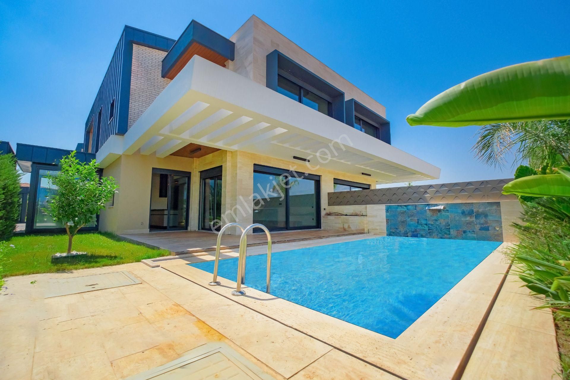 Gökhan Üçgün - Bölgenin Yeni Yıldızı, Serra 12'de Şık Villalar