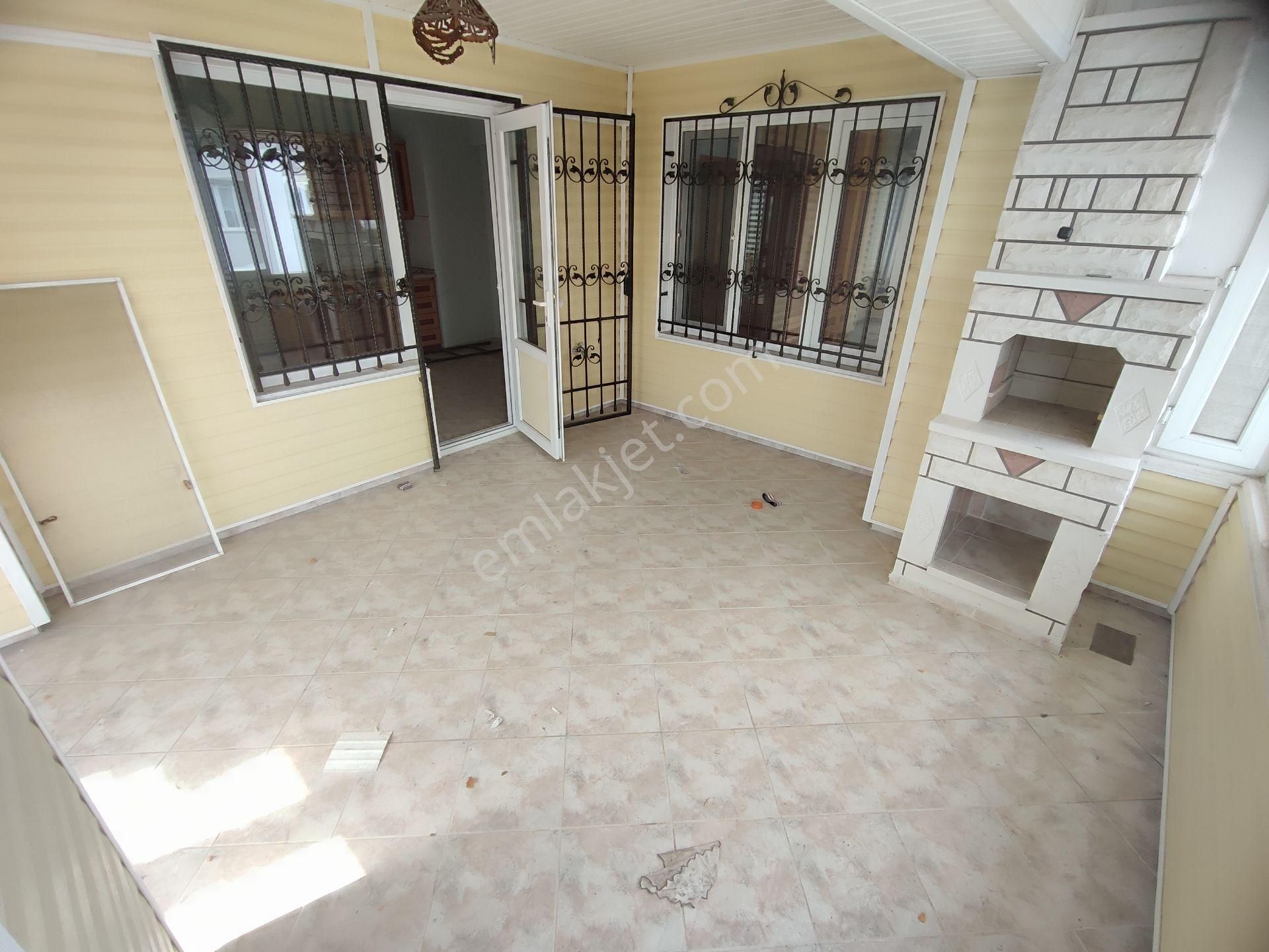 Kardeş'ten Akçayda Denize Yakın Bahçeli & Otoparklı 5+1 Tripleks Villa - Görsel 35