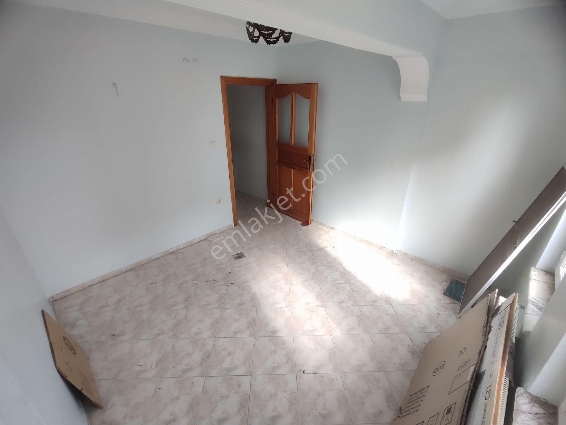 Kardeş'ten Akçayda Denize Yakın Bahçeli & Otoparklı 5+1 Tripleks Villa - Görsel 18