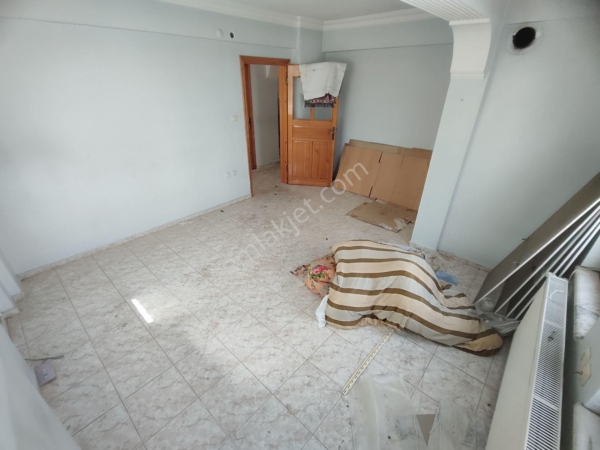 Kardeş'ten Akçayda Denize Yakın Bahçeli & Otoparklı 5+1 Tripleks Villa - Görsel 22