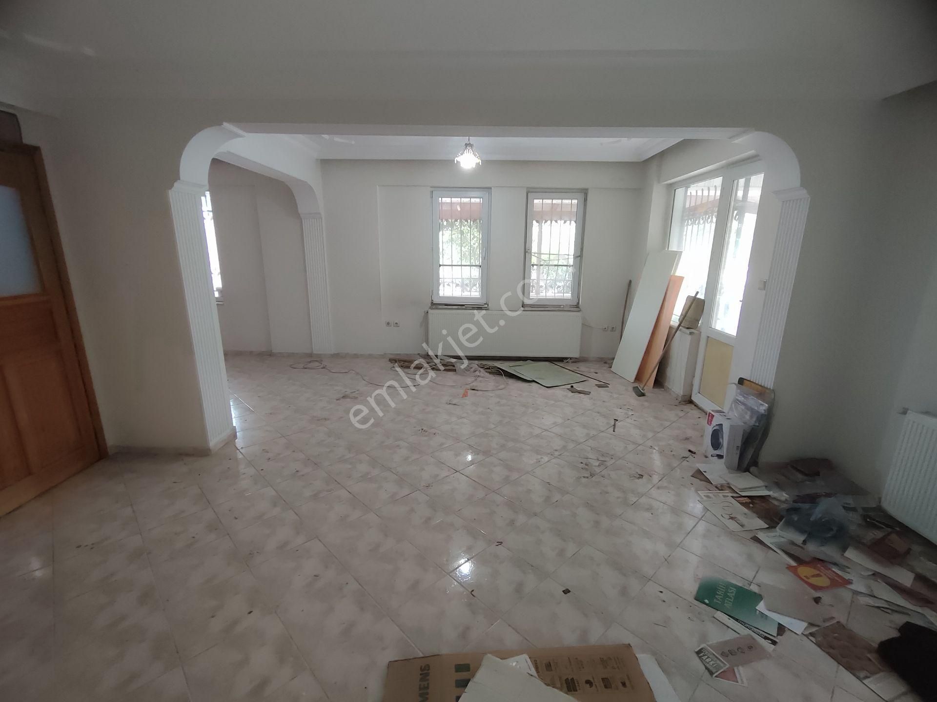 Kardeş'ten Akçayda Denize Yakın Bahçeli & Otoparklı 5+1 Tripleks Villa - Görsel 11