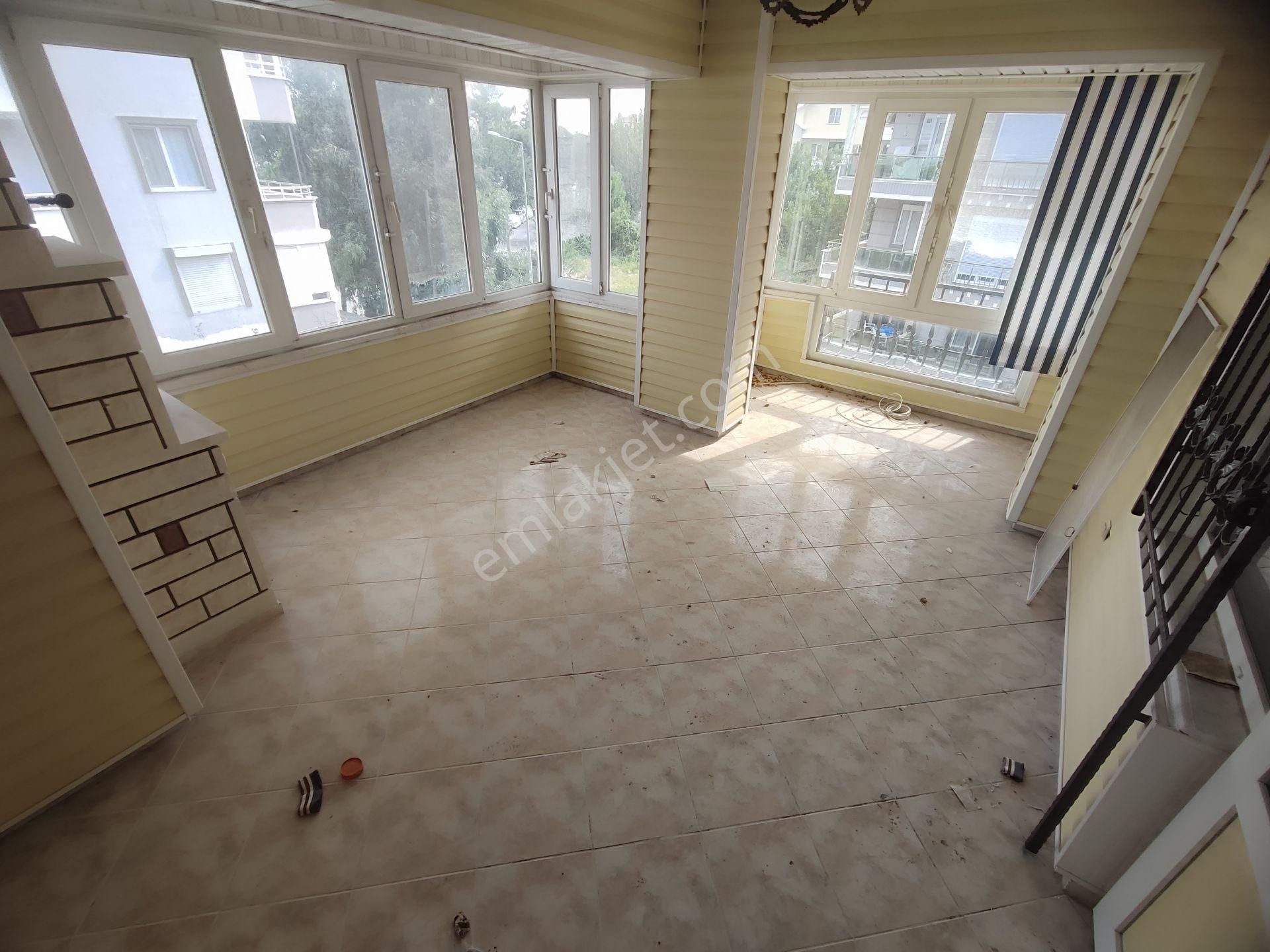 Kardeş'ten Akçayda Denize Yakın Bahçeli & Otoparklı 5+1 Tripleks Villa - Görsel 33