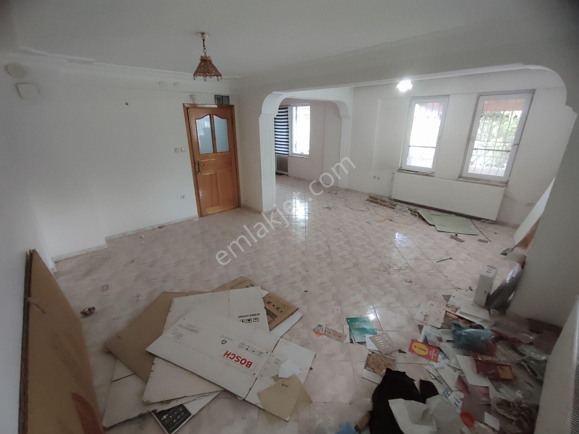 Kardeş'ten Akçayda Denize Yakın Bahçeli & Otoparklı 5+1 Tripleks Villa - Görsel 10