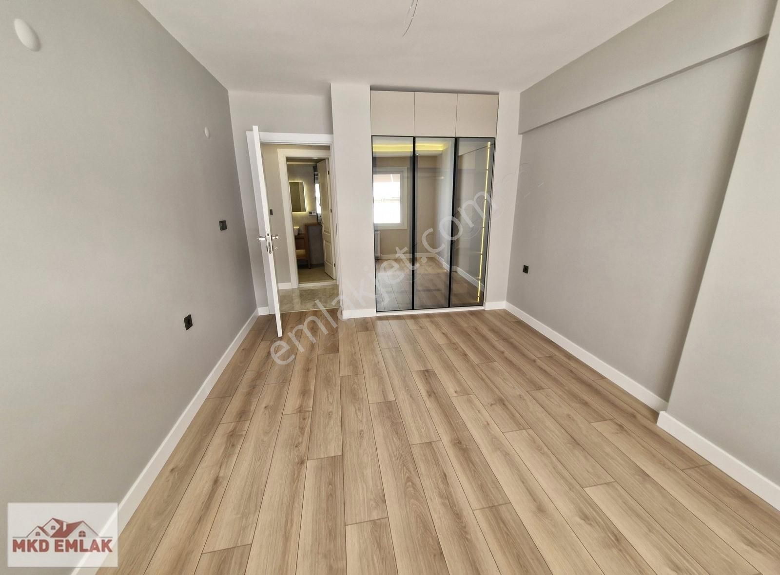 Bostanlı Da Sahile Yakın 3+1 Köşe 2.kat Ful Tadilatlı Mkd Emlak - Görsel 2