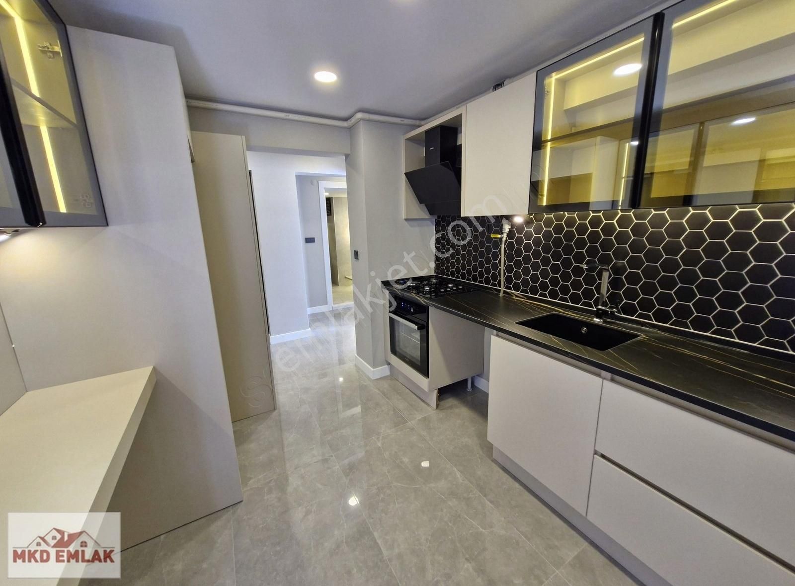 Bostanlı Da Asansörlü Ful Tadilatlı Arakat Mkd Emlak Tan - Görsel 20