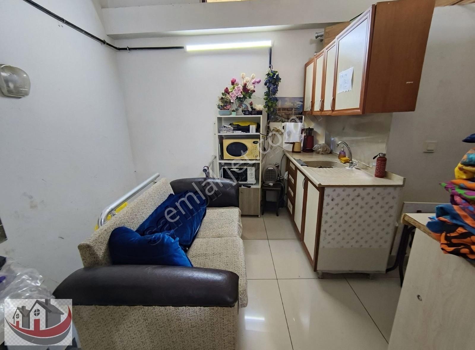 Güneyden Tülin Caddesinde Ziraat Bankasının Yanında Satılık Dükn - Görsel 4