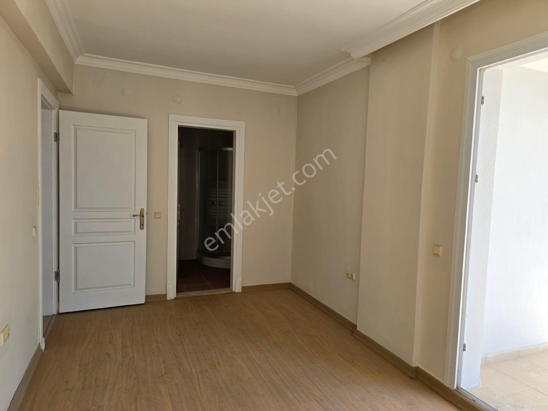 Kuşadası Merkezde Havuzlu Güvenlikli Sitede Arakat Kapalı Mutfaklı 3+1 135m2 Fırsat Daire - Görsel 24