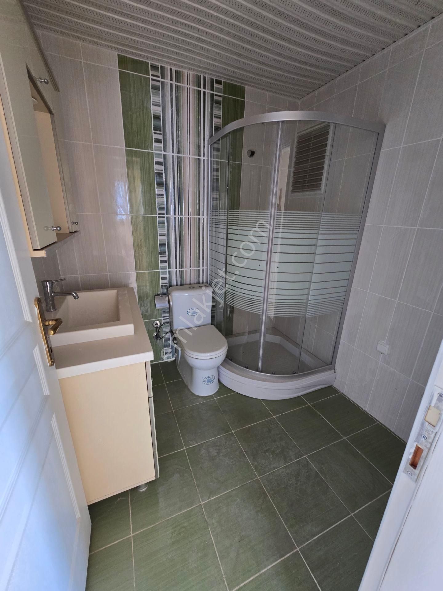 Kuşadası Merkezde Havuzlu Güvenlikli Sitede Arakat Kapalı Mutfaklı 3+1 135m2 Fırsat Daire - Görsel 29