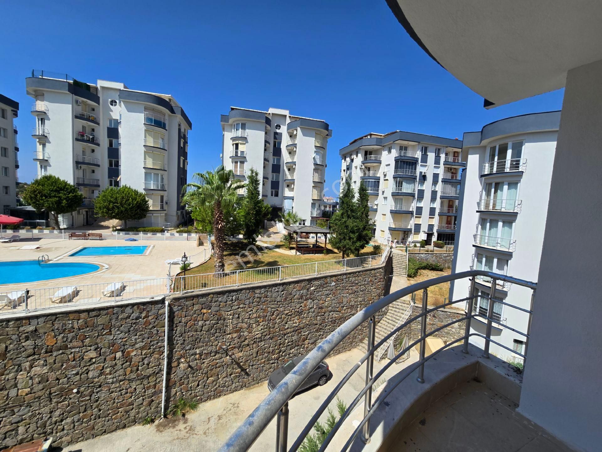 Kuşadası Merkezde Havuzlu Güvenlikli Sitede Arakat Kapalı Mutfaklı 3+1 135m2 Fırsat Daire - Görsel 14