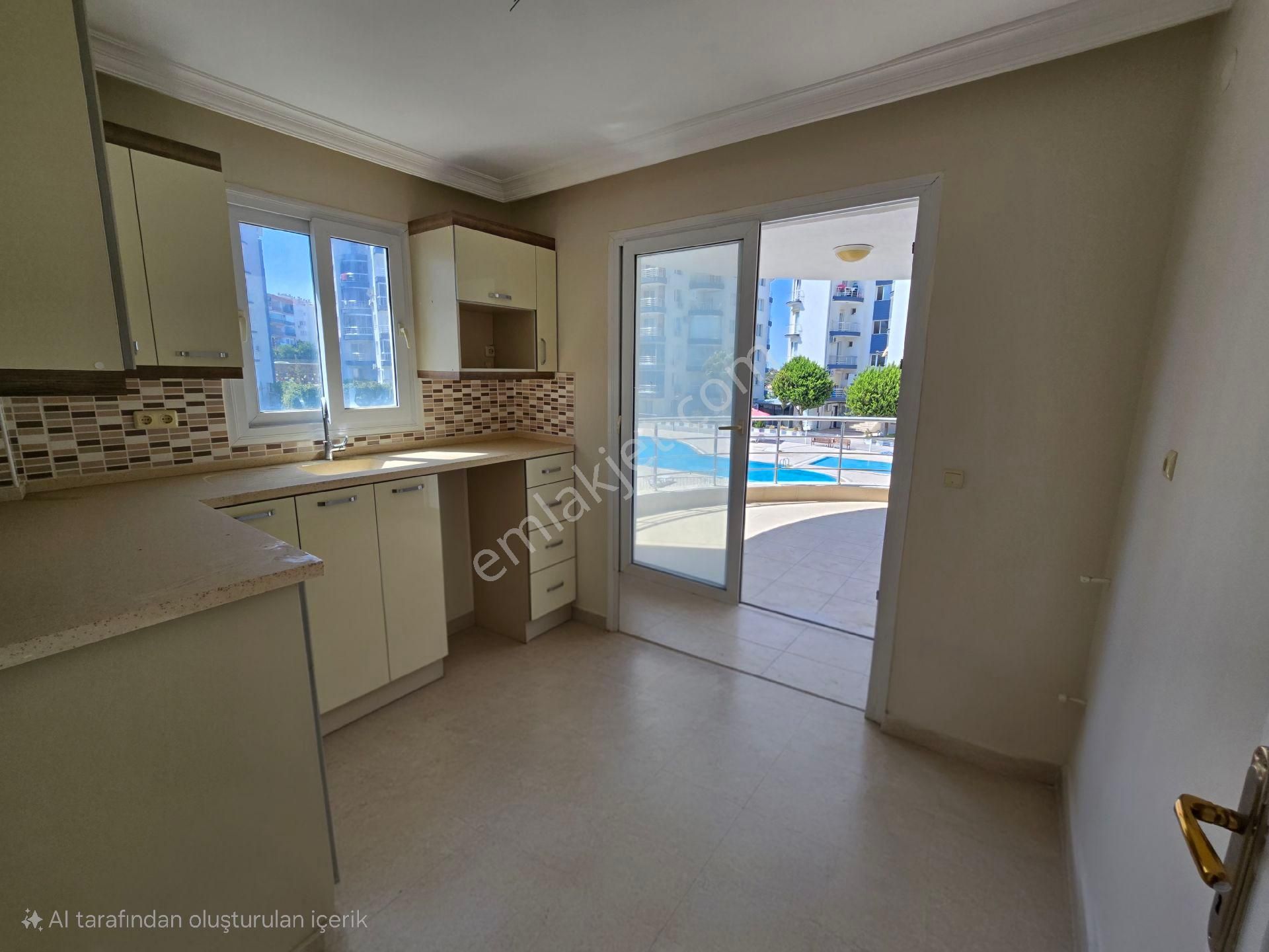 Kuşadası Merkezde Havuzlu Güvenlikli Sitede Arakat Kapalı Mutfaklı 3+1 135m2 Fırsat Daire - Görsel 19