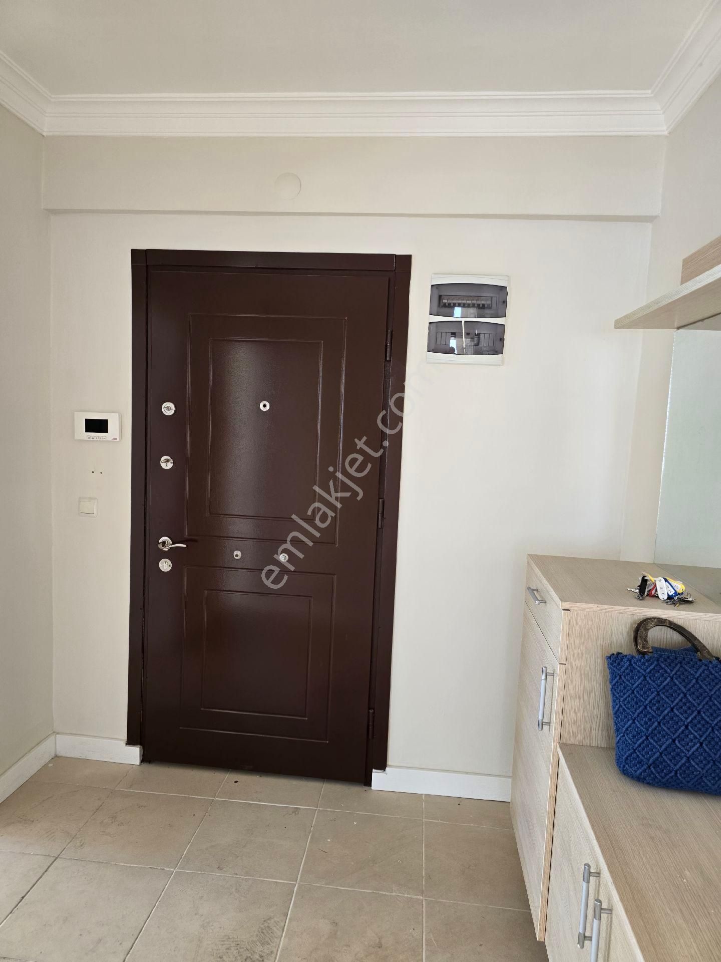 Kuşadası Merkezde Havuzlu Güvenlikli Sitede Arakat Kapalı Mutfaklı 3+1 135m2 Fırsat Daire - Görsel 30