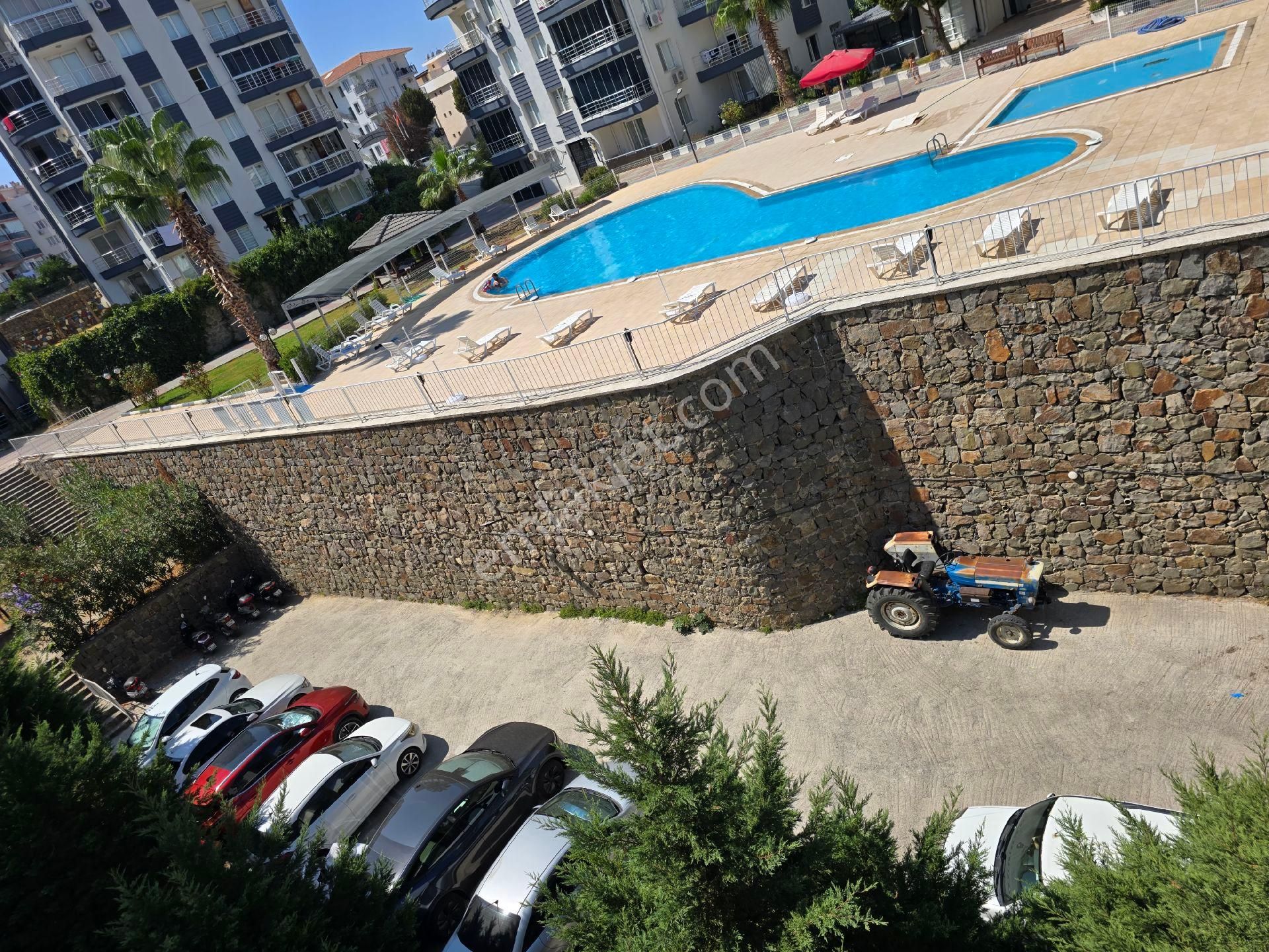 Kuşadası Merkezde Havuzlu Güvenlikli Sitede Arakat Kapalı Mutfaklı 3+1 135m2 Fırsat Daire - Görsel 34