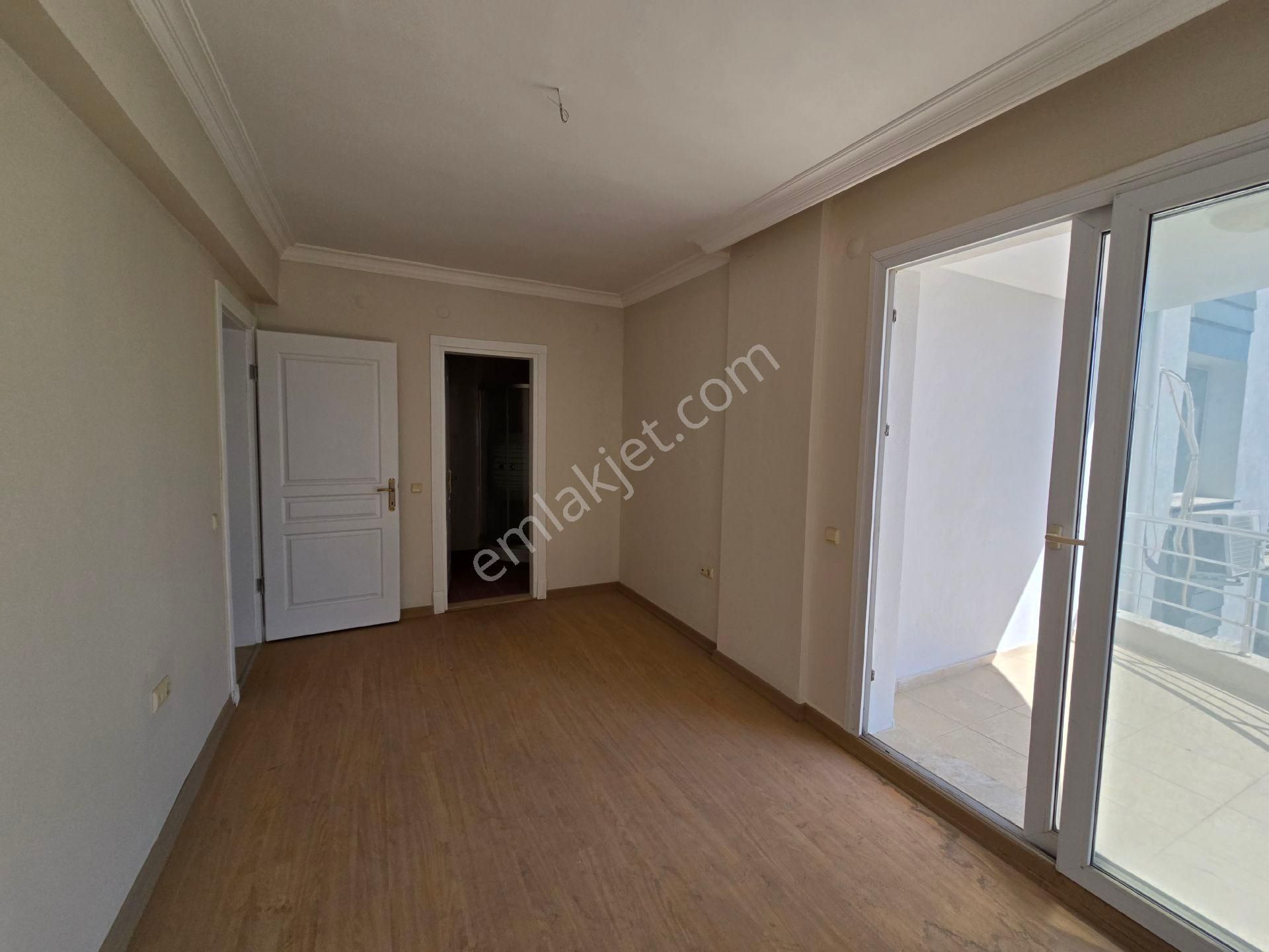 Kuşadası Merkezde Havuzlu Güvenlikli Sitede Arakat Kapalı Mutfaklı 3+1 135m2 Fırsat Daire - Görsel 25