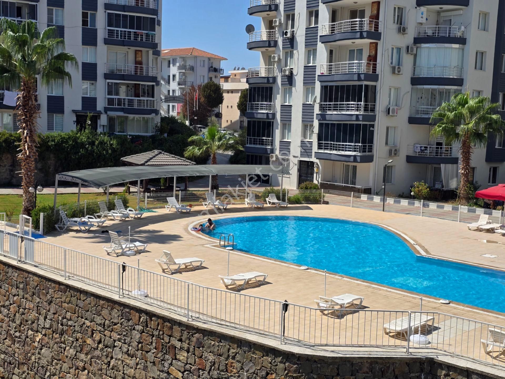 Kuşadası Merkezde Havuzlu Güvenlikli Sitede Arakat Kapalı Mutfaklı 3+1 135m2 Fırsat Daire - Görsel 35