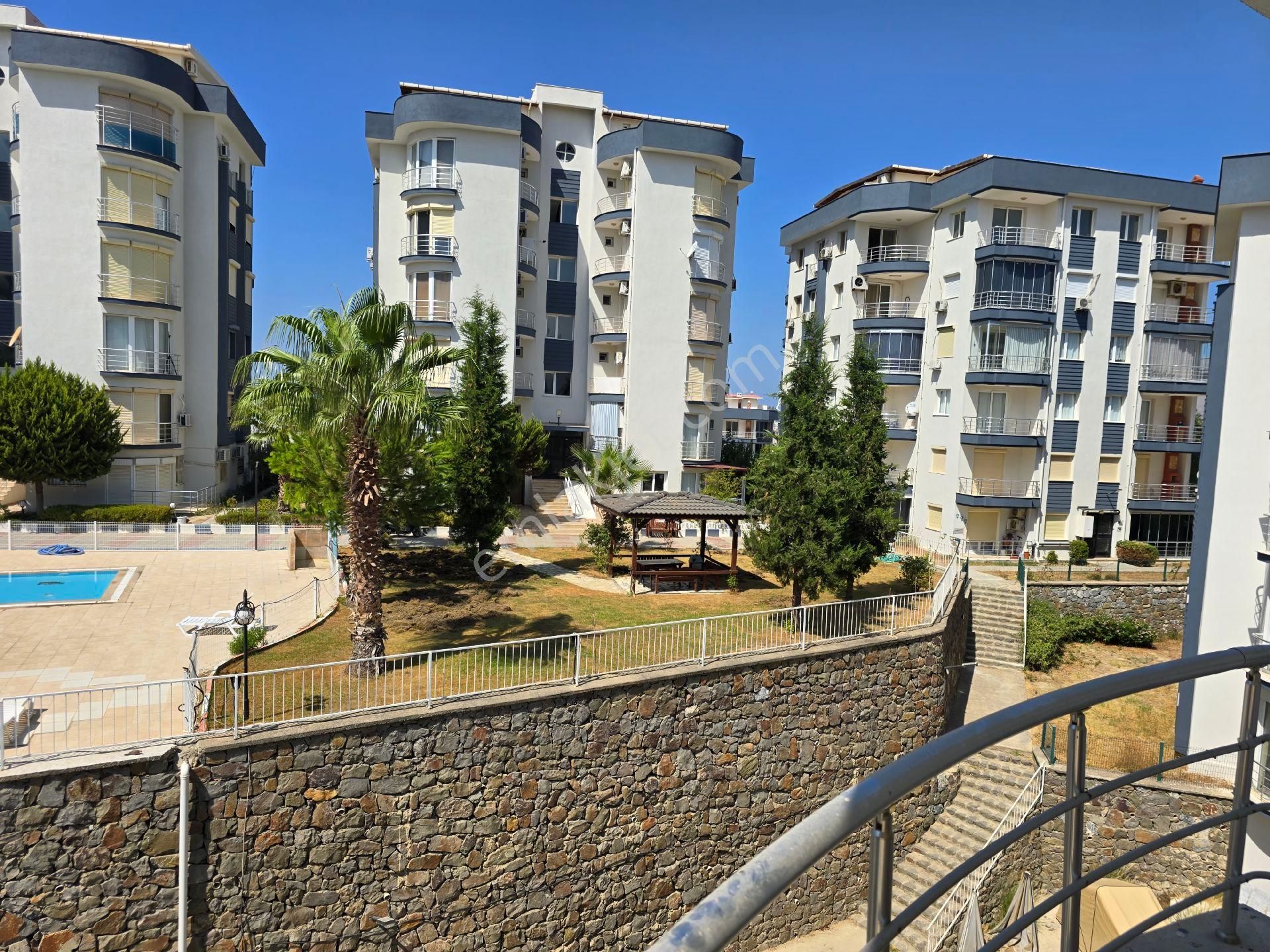 Kuşadası Merkezde Havuzlu Güvenlikli Sitede Arakat Kapalı Mutfaklı 3+1 135m2 Fırsat Daire - Görsel 13