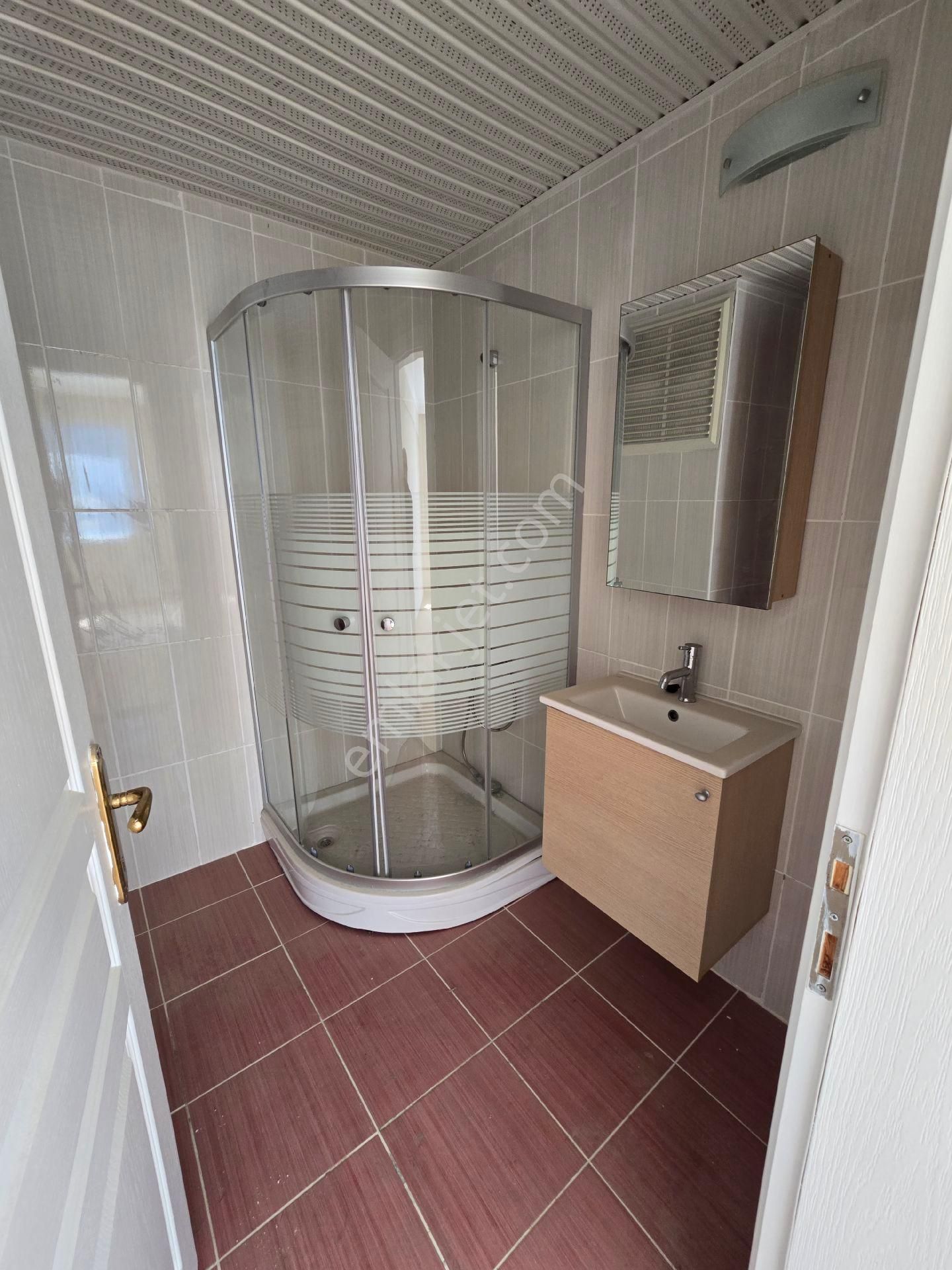 Kuşadası Merkezde Havuzlu Güvenlikli Sitede Arakat Kapalı Mutfaklı 3+1 135m2 Fırsat Daire - Görsel 23