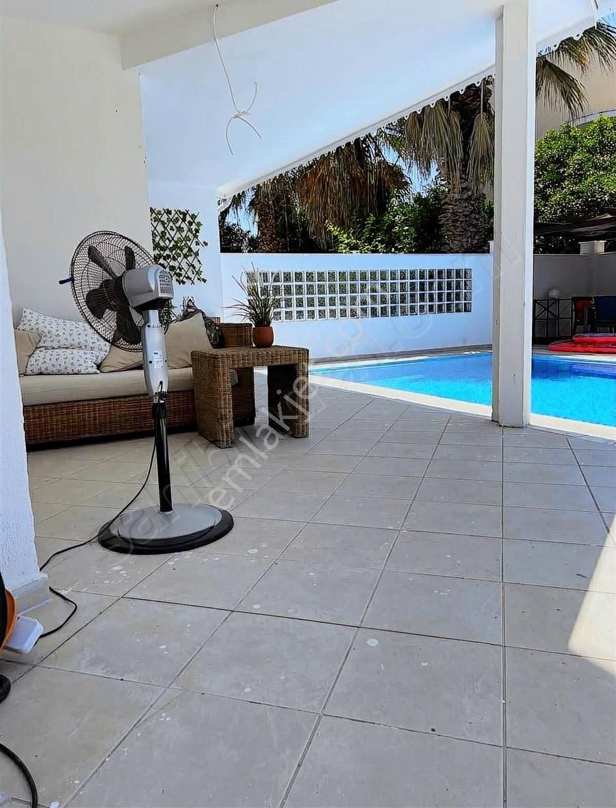 Satılık Havuzlu Villa - Görsel 14